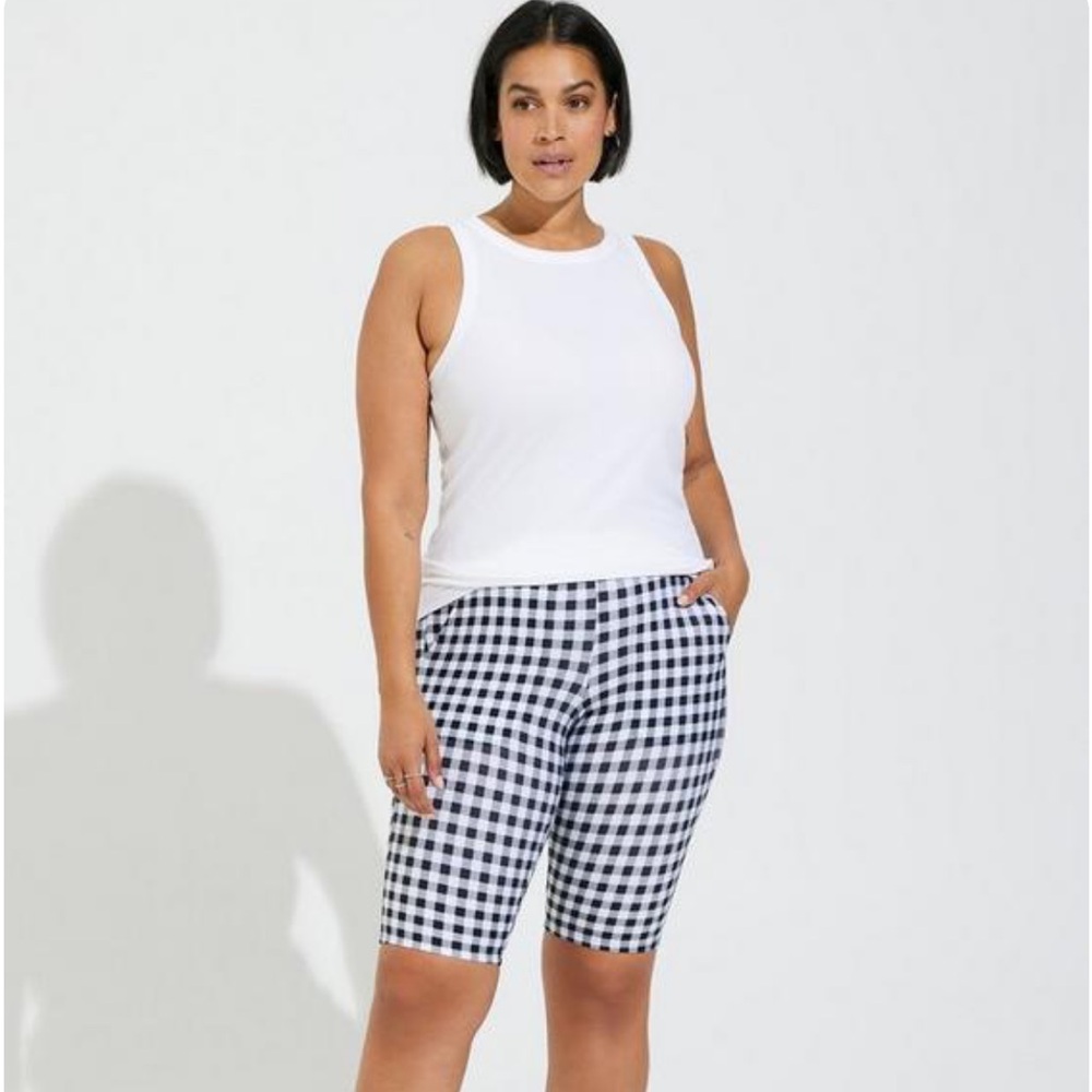 Torrid: Retro Gingham Signature Waist Pocket Bike Short: Sz. 4